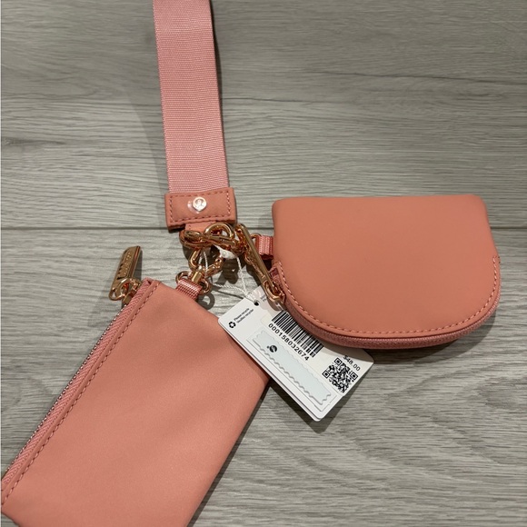 lululemon dual pouch wristlet - Picture 3 of 3